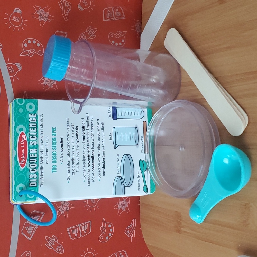 NWOT Melissa & Doug Scientist Playset